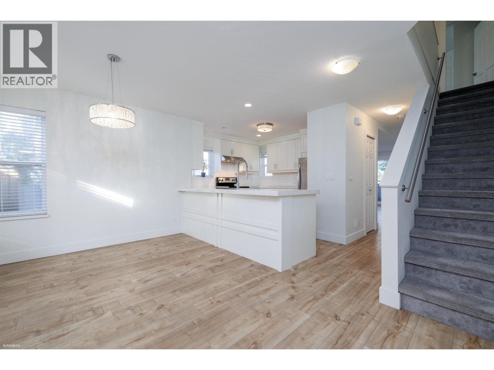 4 bed 3 bath single family at 140 SHORELINE CIRCLE — $899,000