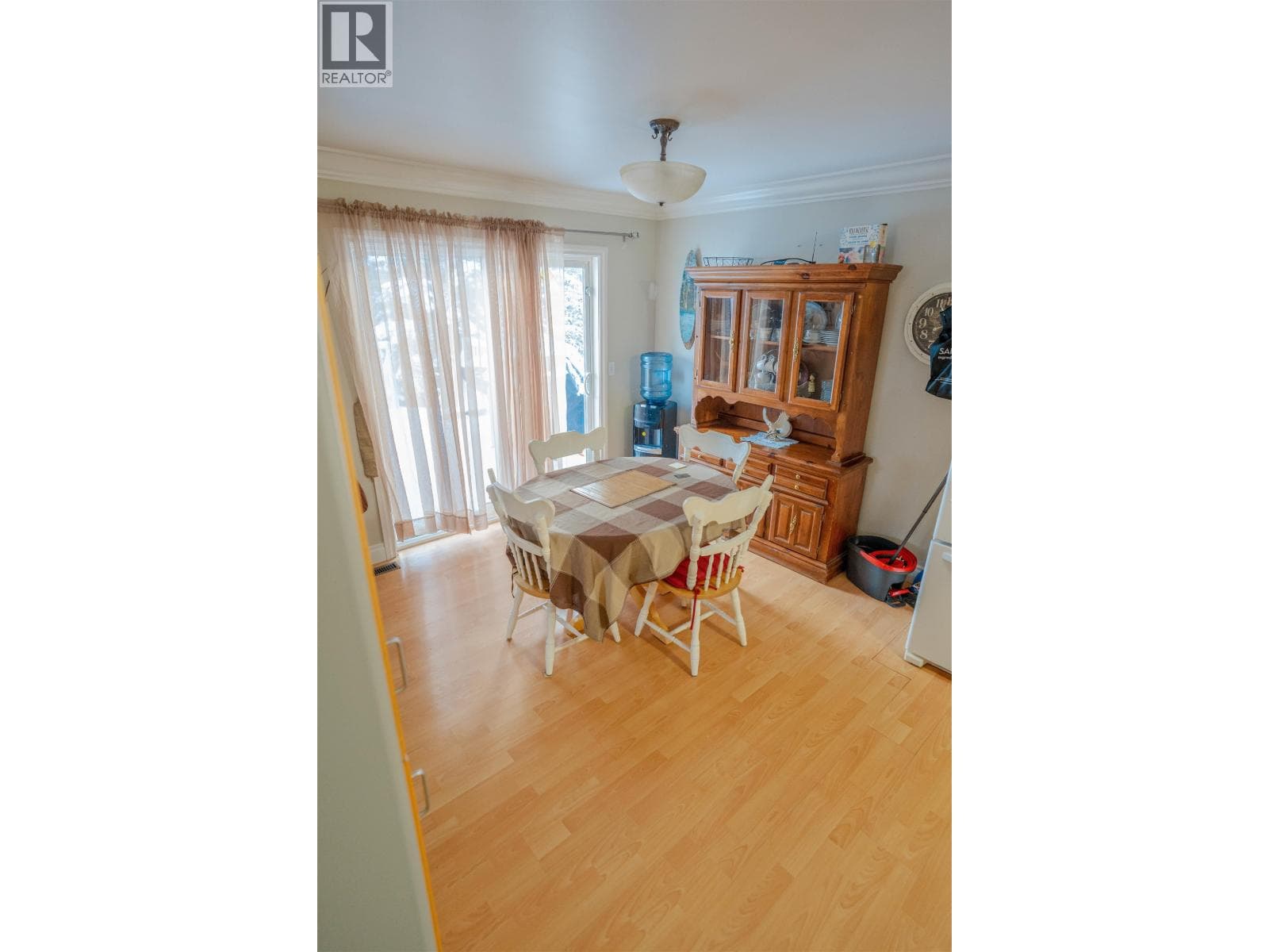 8703-8707 89 AVENUE photo 5