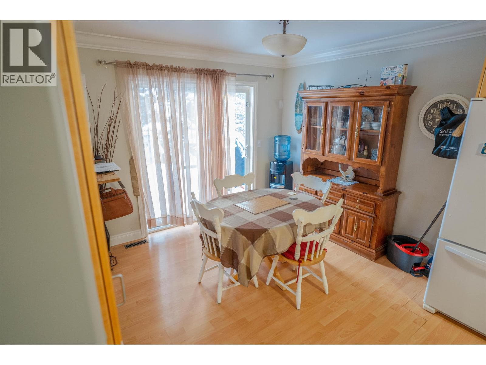 8703-8707 89 AVENUE photo 4