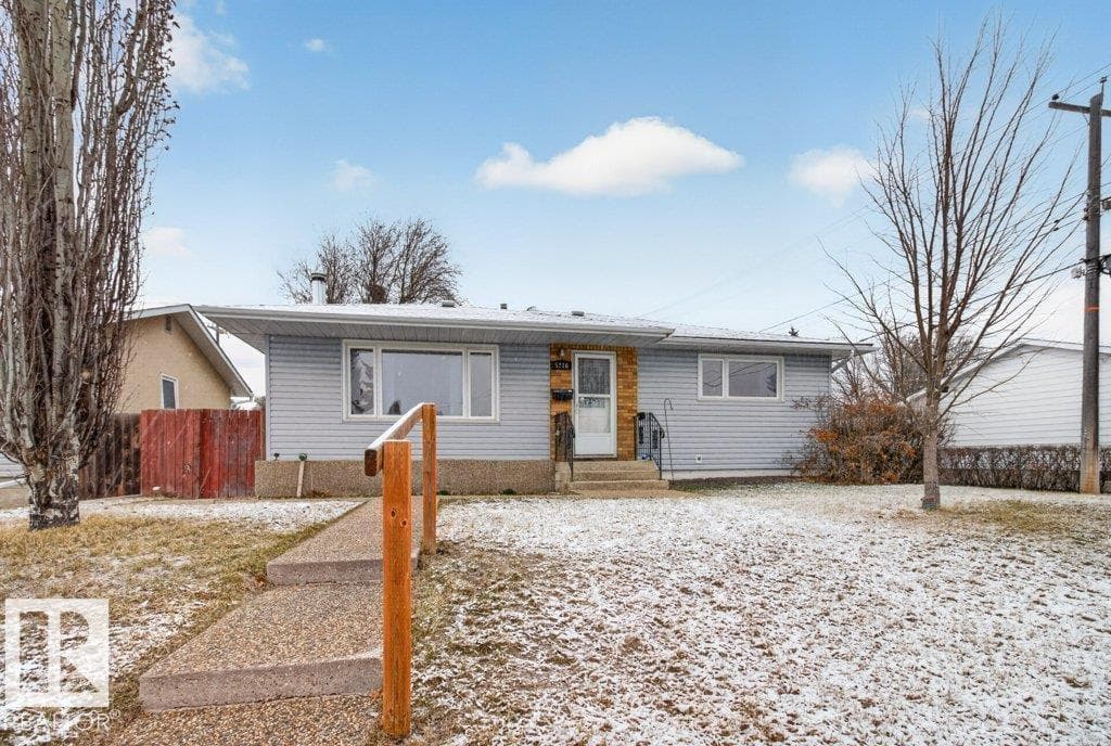 5216 89 AV NW photo 2