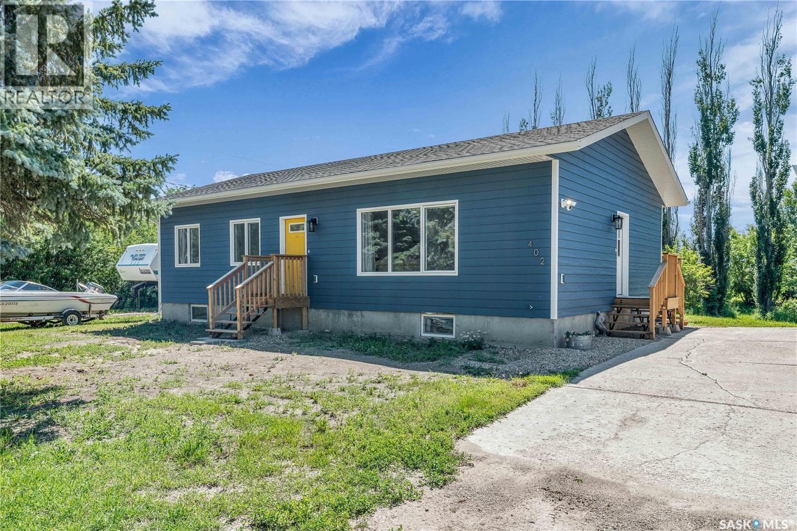 402 Alexander STREET photo 2
