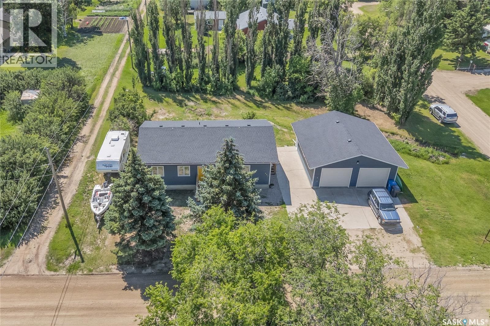 402 Alexander STREET photo 3