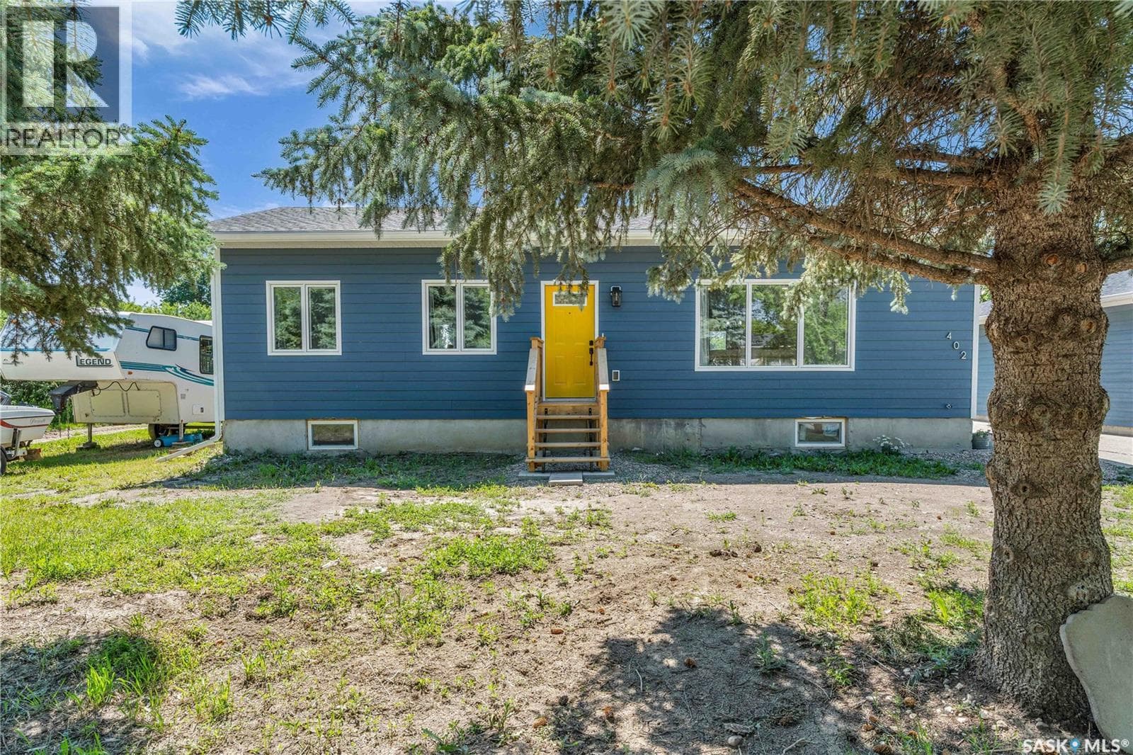 402 Alexander STREET photo 5