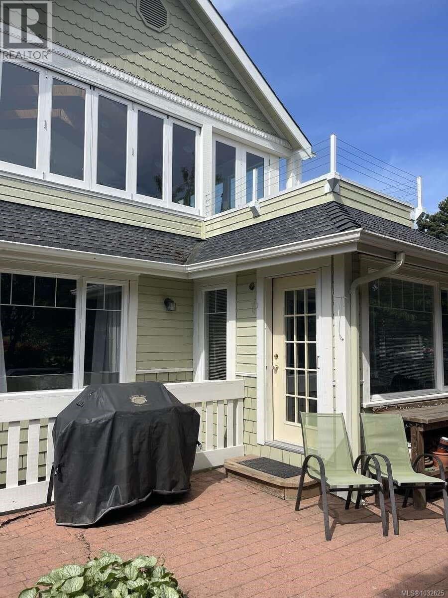 485 Head St photo 4