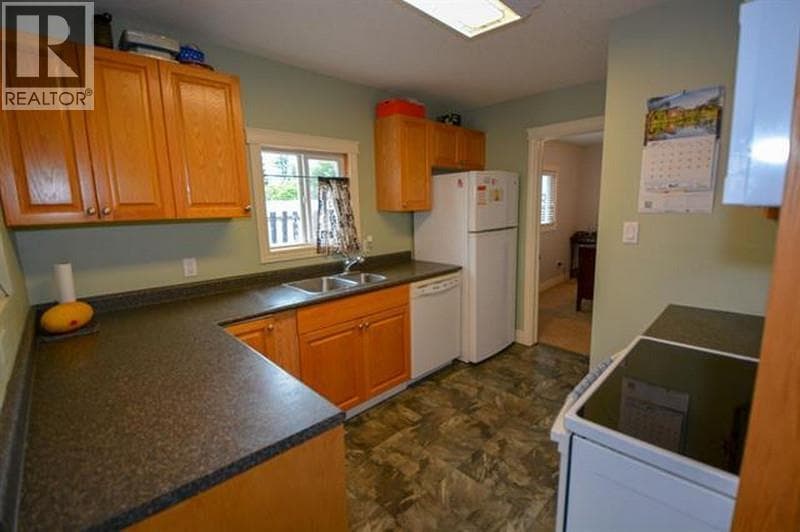 9223 106 AVENUE photo 5