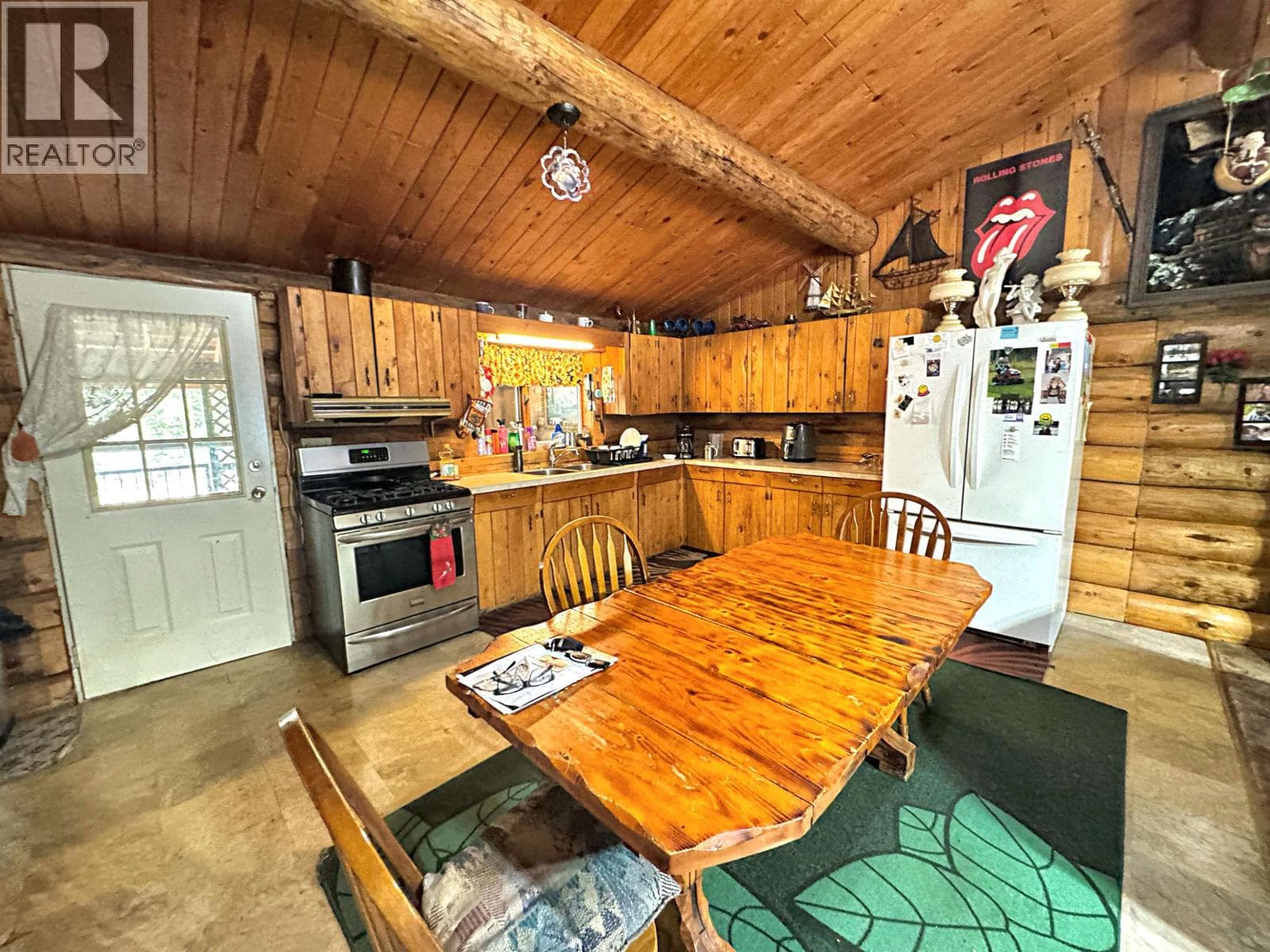 6265 HORSE LAKE ROAD photo 4