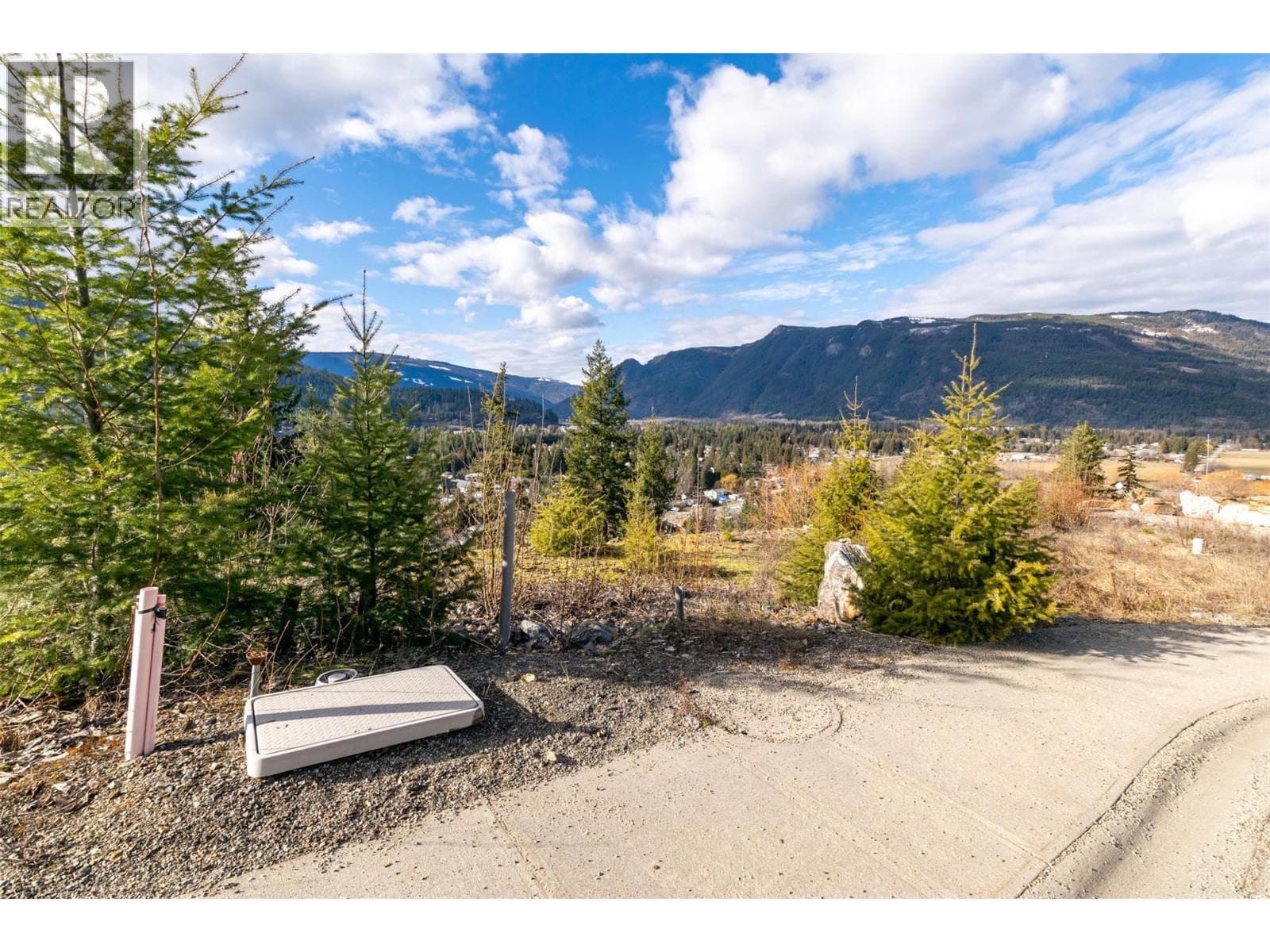 274 Bayview Drive photo 4