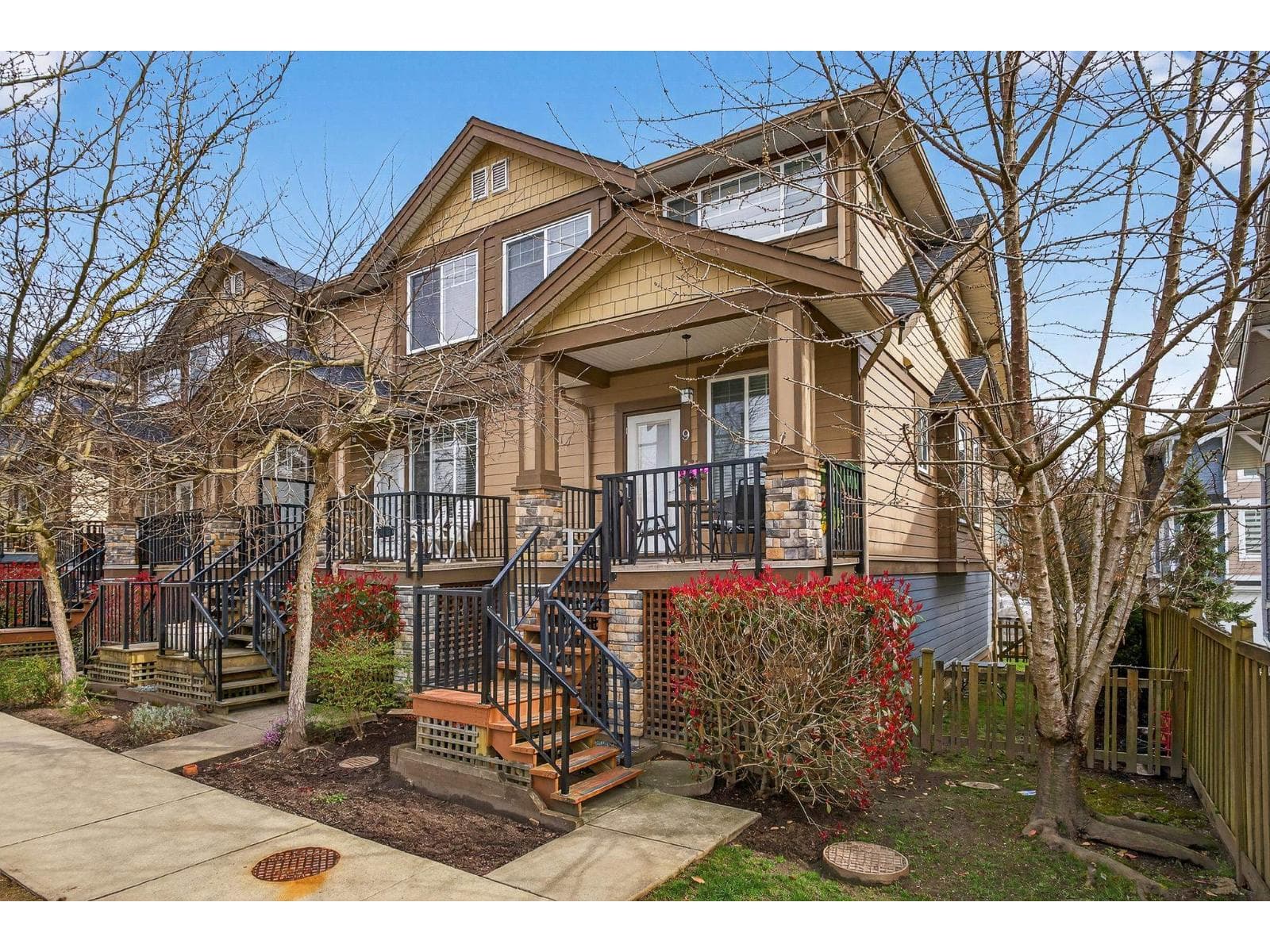 9 18818 71 AVENUE photo 2
