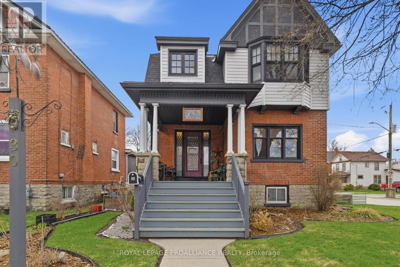 30 CATHARINE STREET photo 2