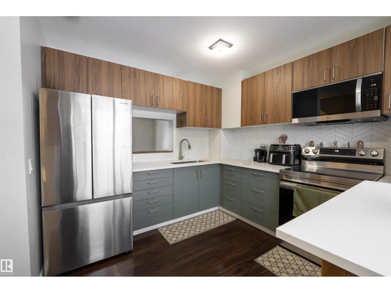 1728 37 ST NW photo 4