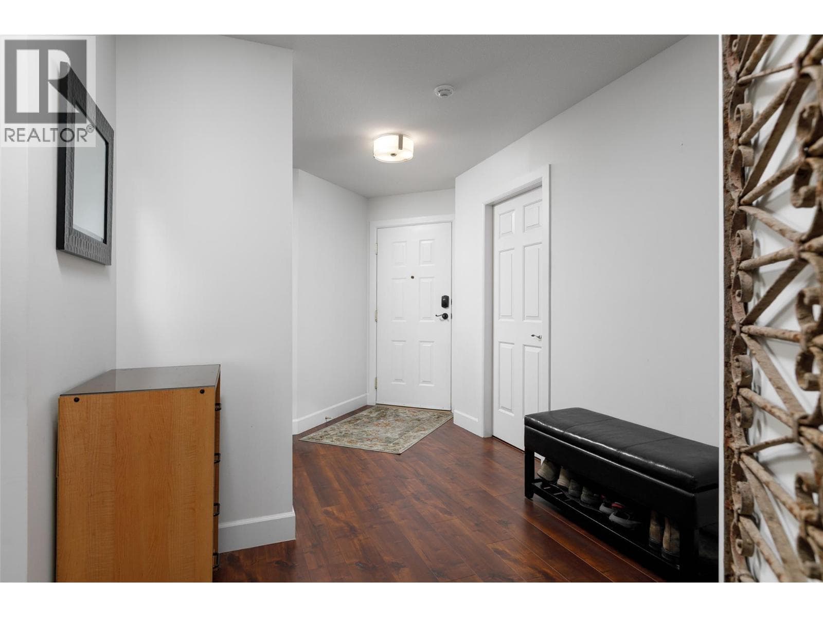 1055 Lawrence Avenue Unit# 202 photo 2