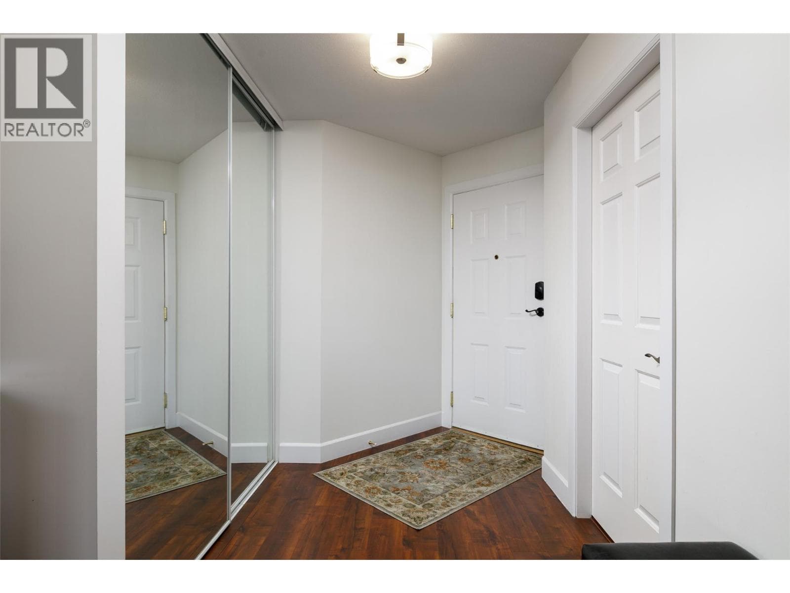 1055 Lawrence Avenue Unit# 202 photo 3
