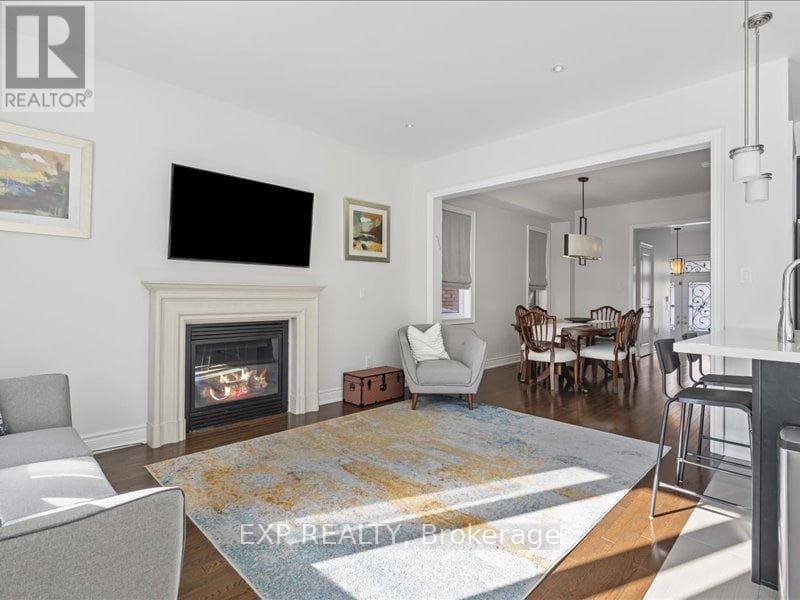 7 GOLDTHREAD TERRACE photo 2