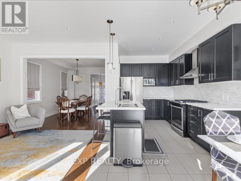 7 GOLDTHREAD TERRACE photo 4