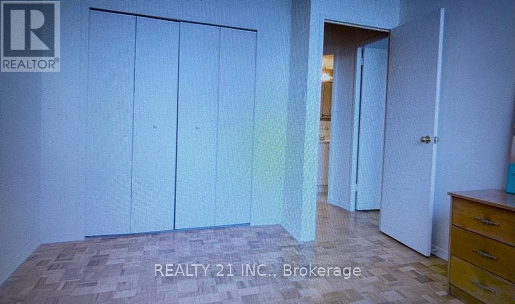 1002 - 35 TOWERING HEIGHT BOULEVARD photo 5