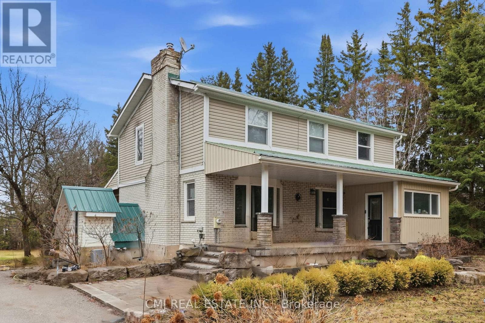 5607 TENTH LINE photo 2