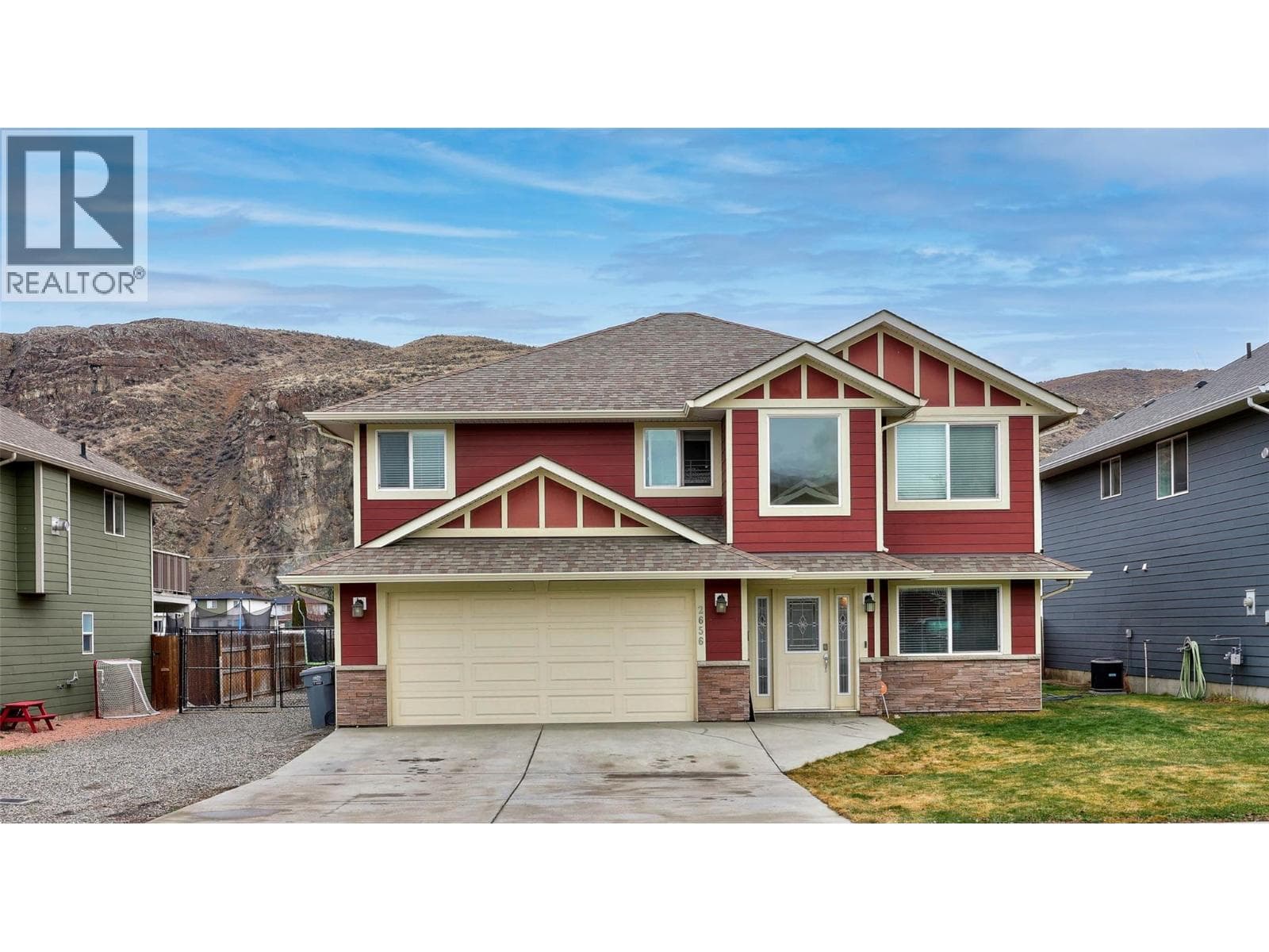 5 bed 3 bath single family at 2656 BRIARWOOD Avenue — $850,000