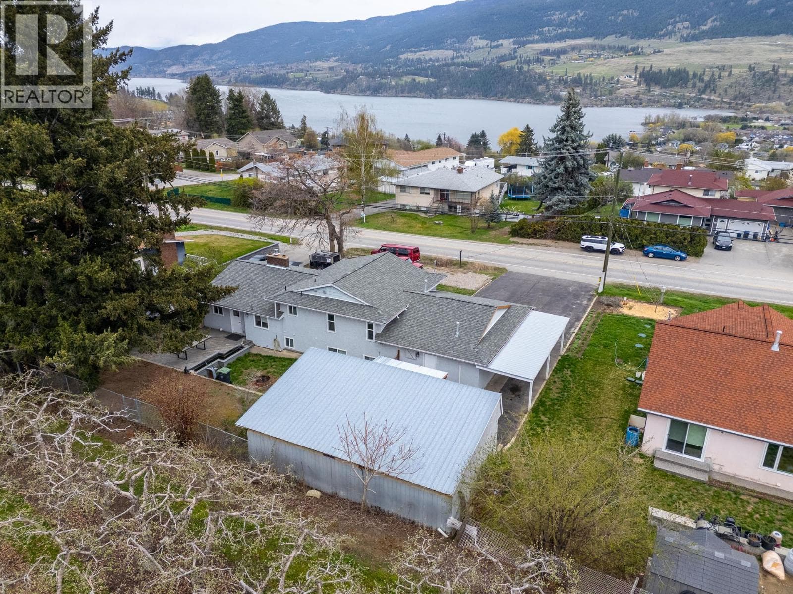 11438 Okanagan Centre Road E photo 3