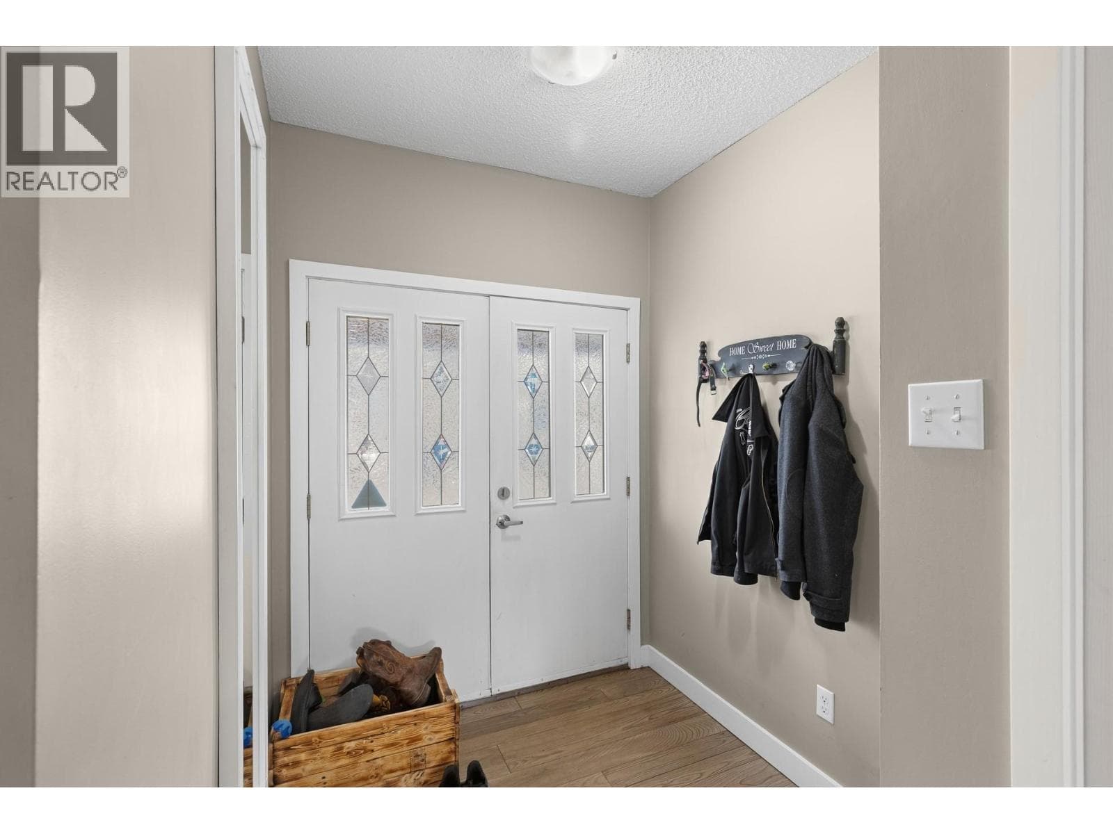 11438 Okanagan Centre Road E photo 4