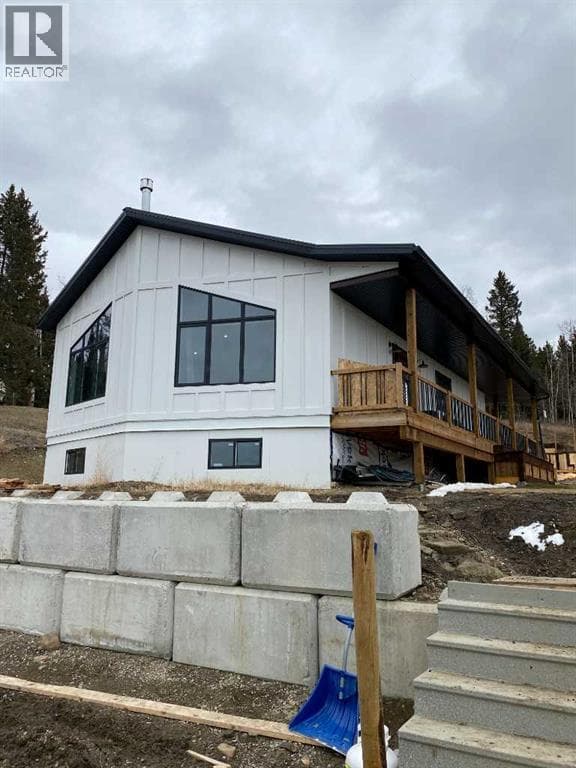 33143 Range Road 60 photo 2