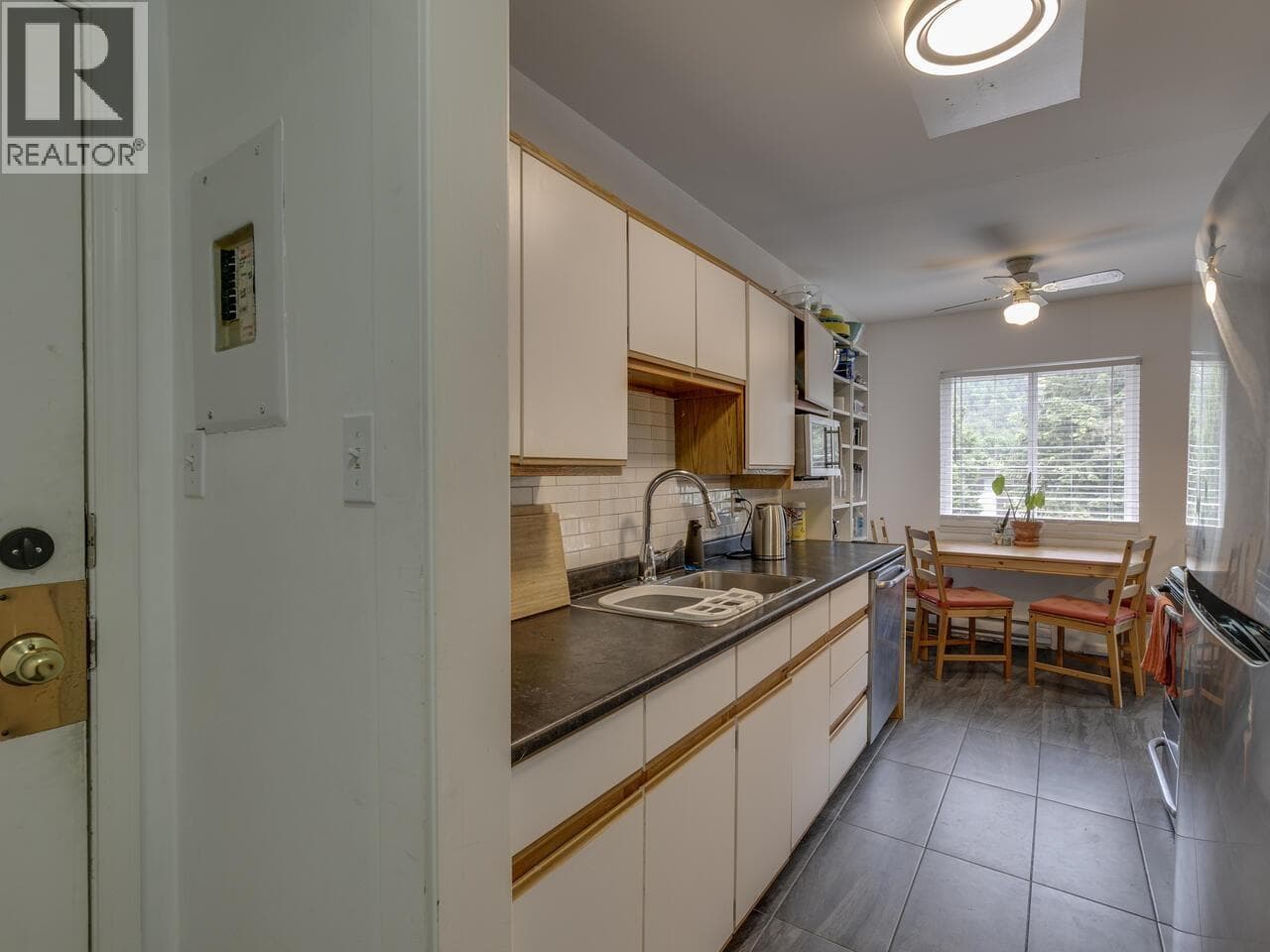 21 38173 WESTWAY AVENUE photo 4