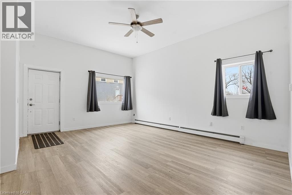 14 AVENUE Place photo 2