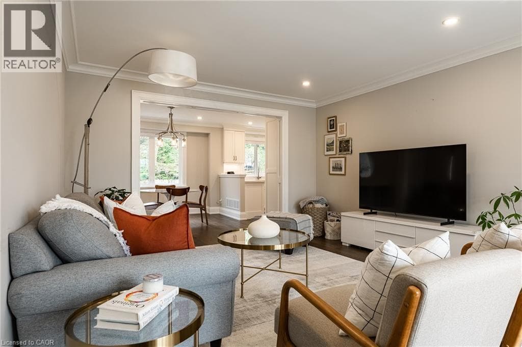 327 MACDONALD Road photo 5