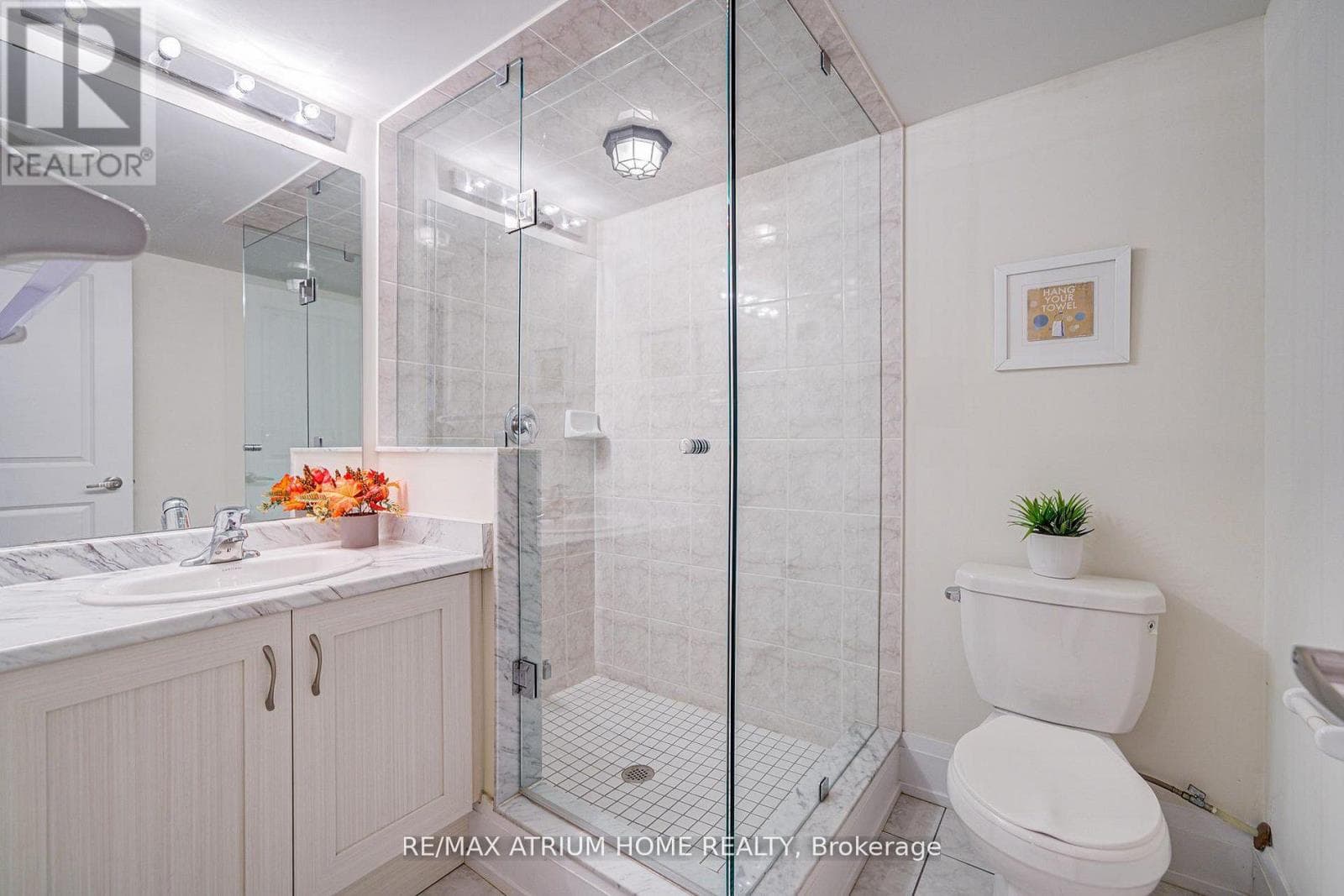 252B FINCH AVENUE E photo 4