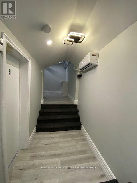 206 CARLTON STREET photo 4