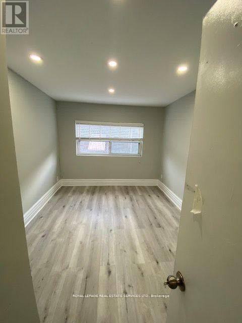 206 CARLTON STREET photo 5