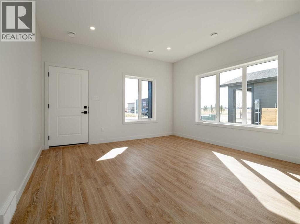 7042 48 Street — photo 5