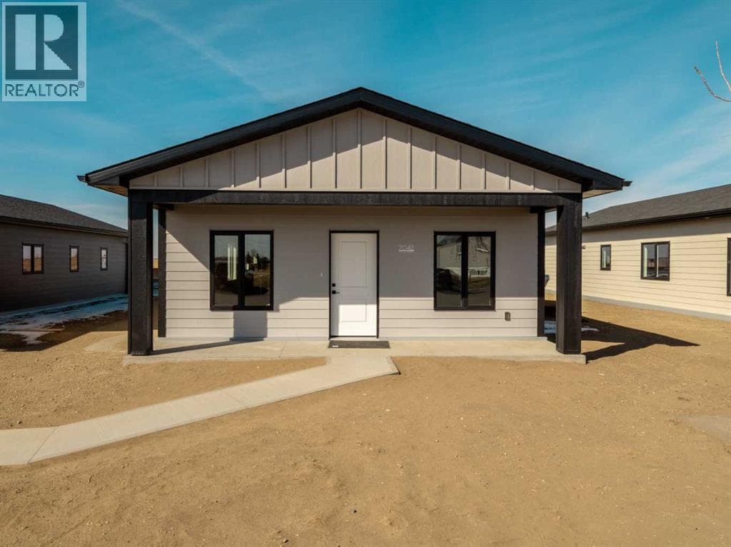 7042 48 Street — photo 3