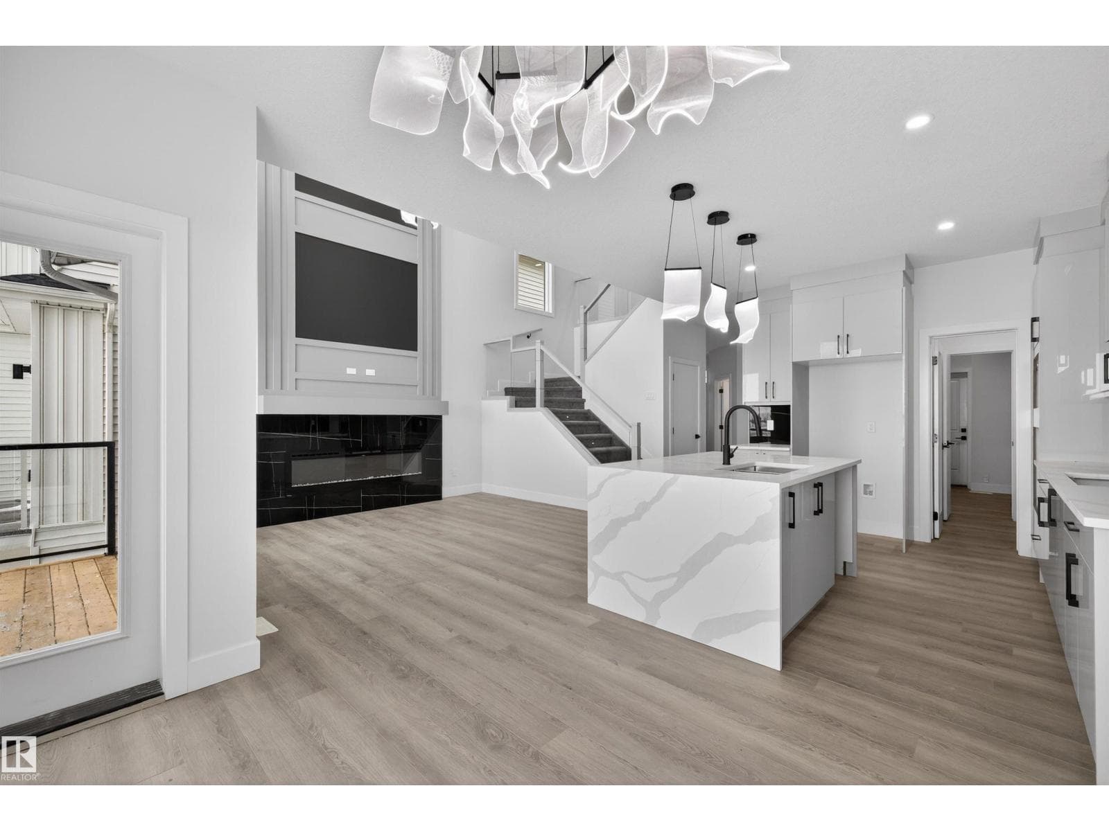 3 bed 3 bath single family at 190 Elliott WD — $659,900