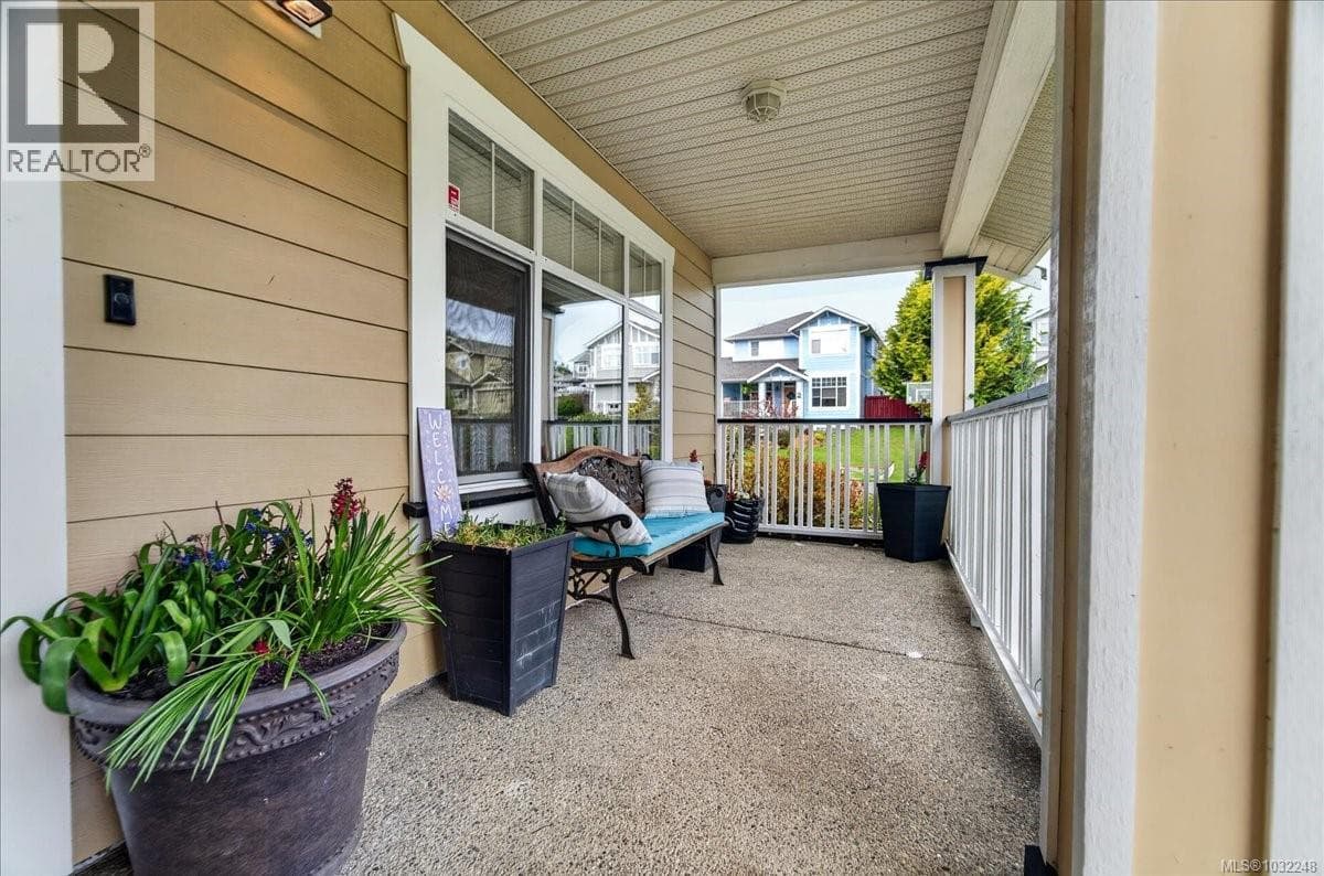2460 Driftwood Pl photo 3