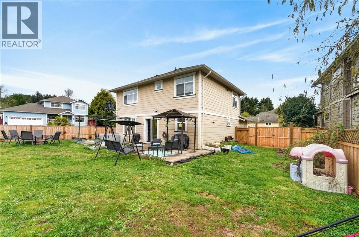 2460 Driftwood Pl photo 2