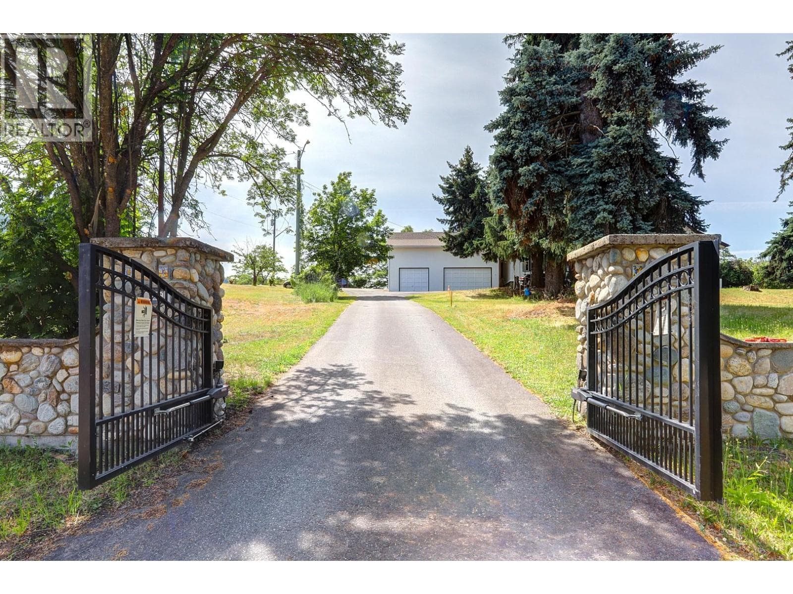 5482 Silver Star Road photo 2