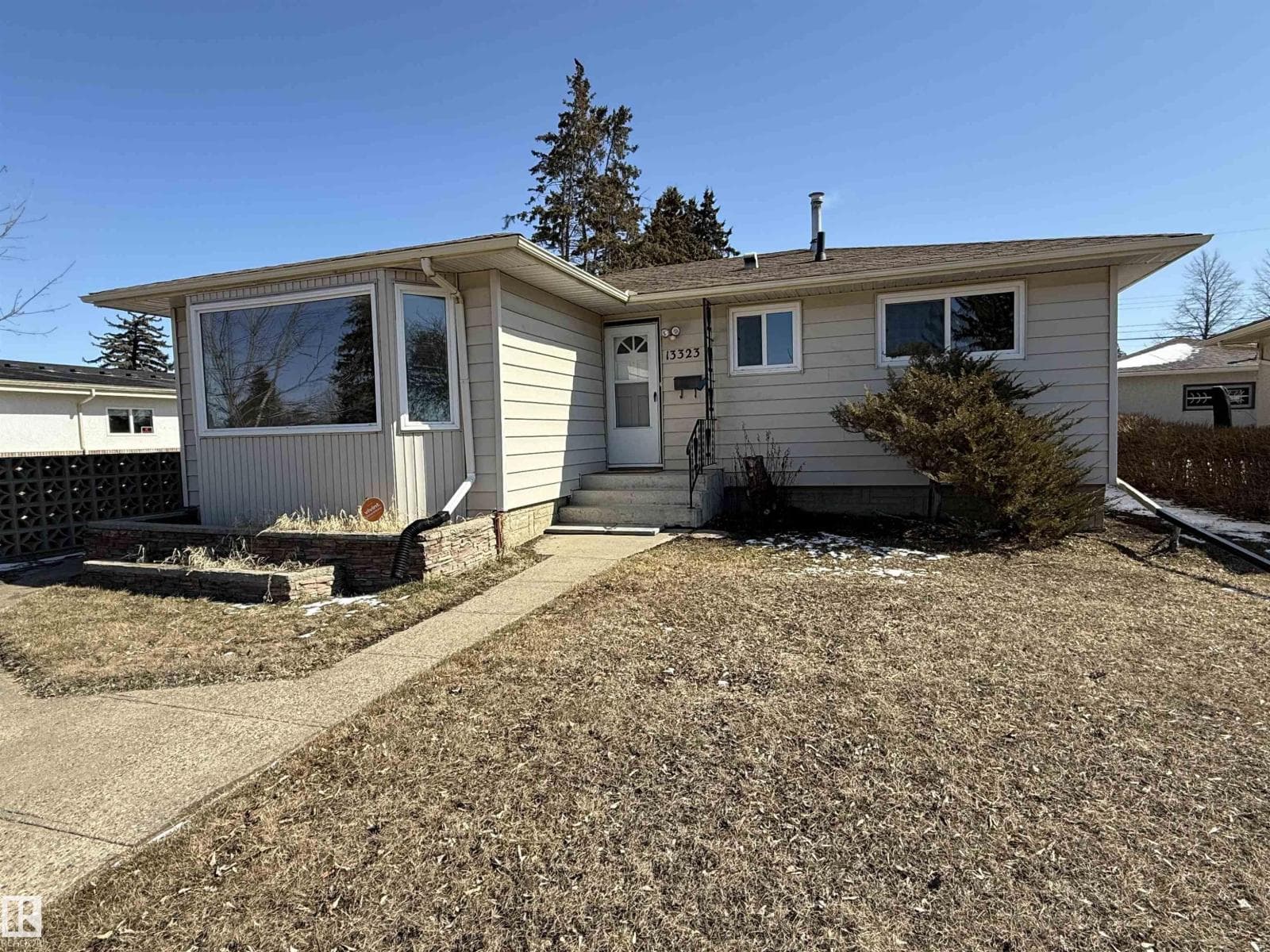 13323 68 ST NW photo 2