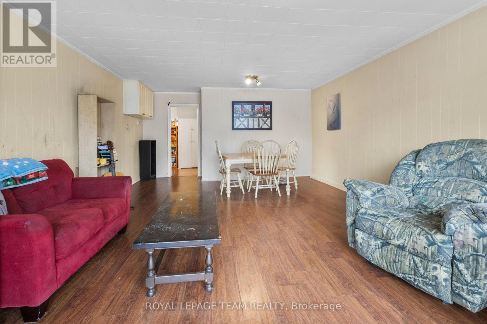 47 DANIEL STREET S photo 3