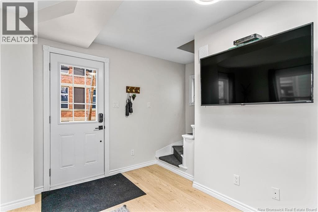 144 Lester Avenue photo 3