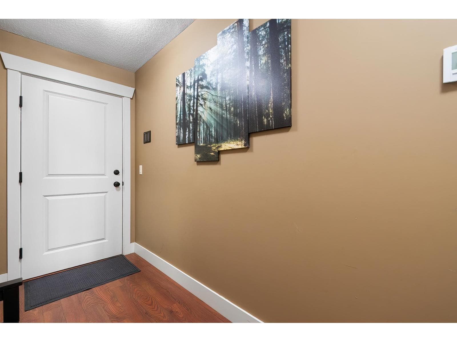 207 45893 CHESTERFIELD AVENUE, Chilliwack Downtown photo 3