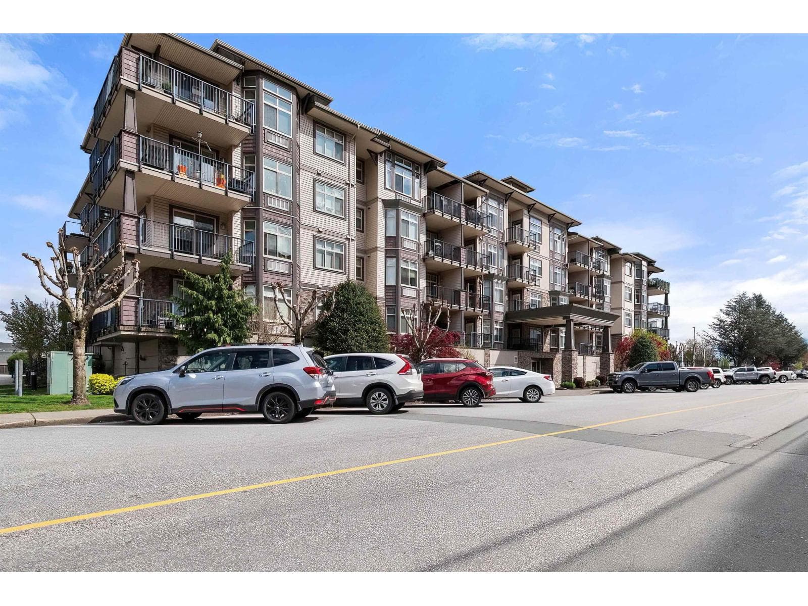 1 bed 1 bath single family at 207 45893 CHESTERFIELD AVENUE, Chilliwack Downtown — $299,900