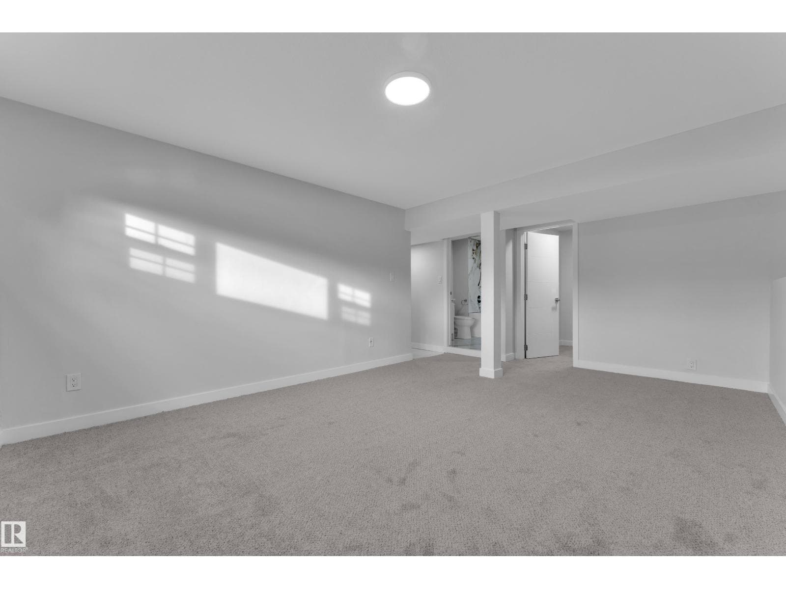 5118 17A AVE NW photo 3