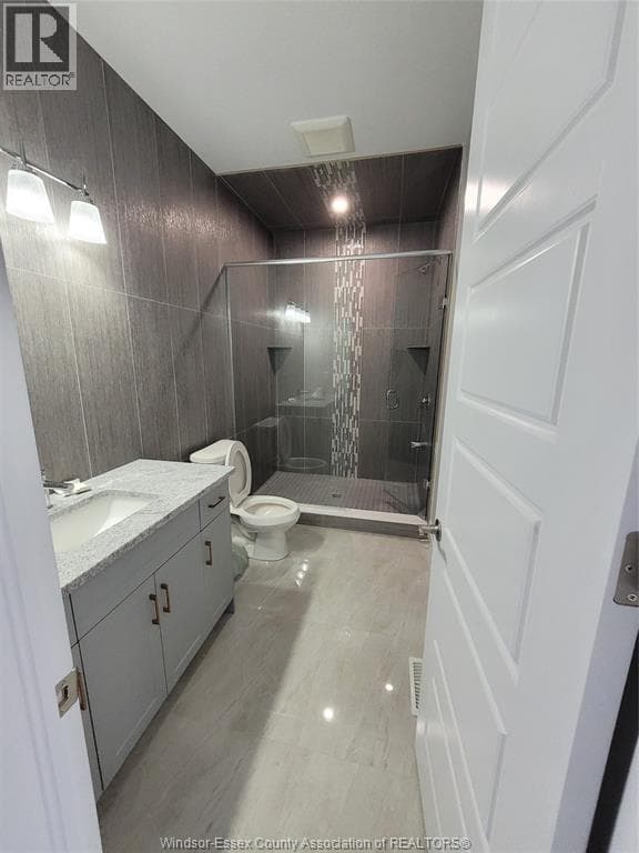 309 Benson COURT photo 4