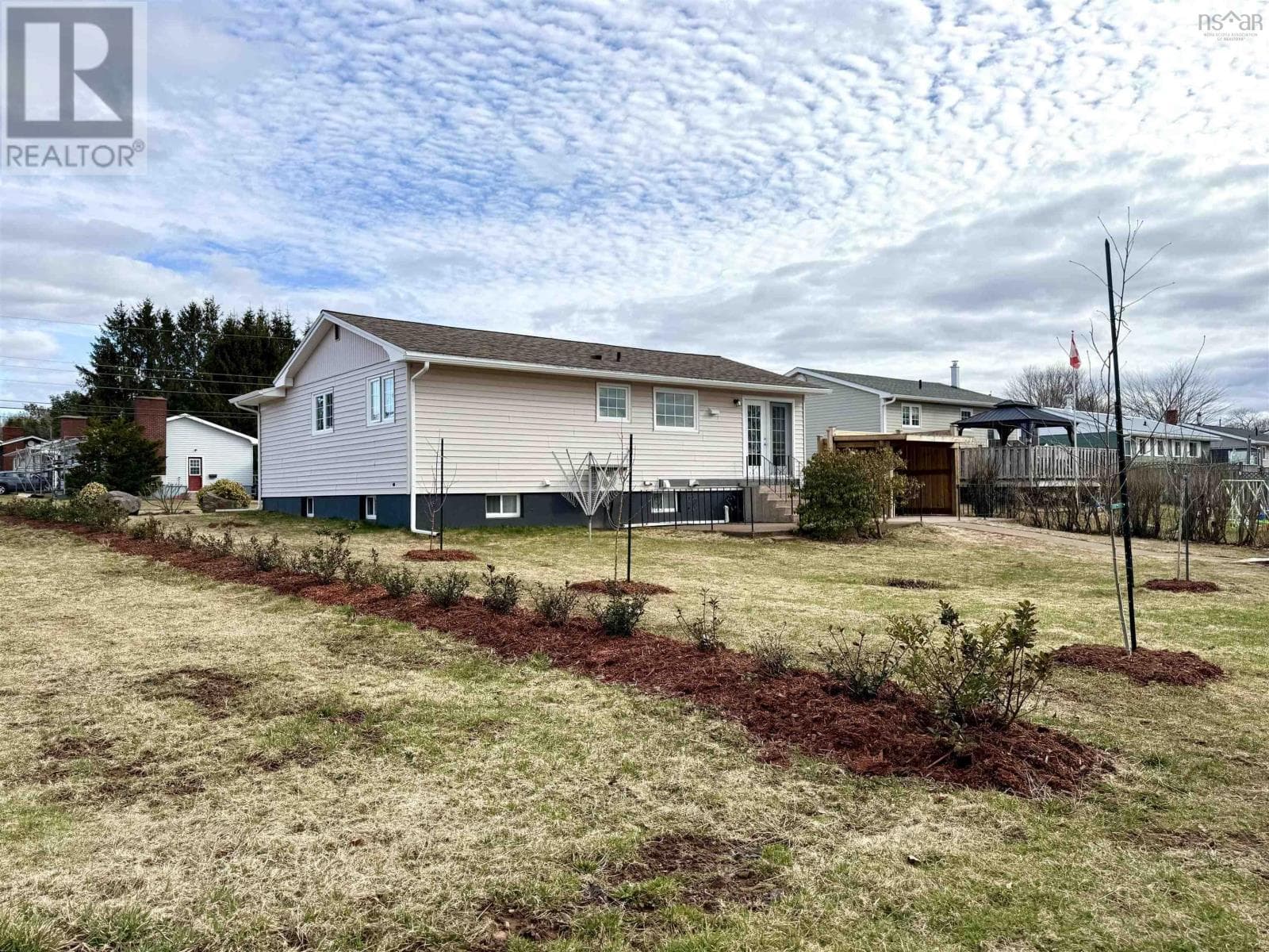 24 Rhodes Avenue photo 4
