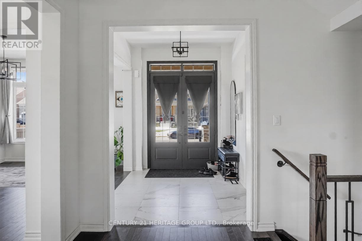 27 ORCHID CRESCENT photo 3