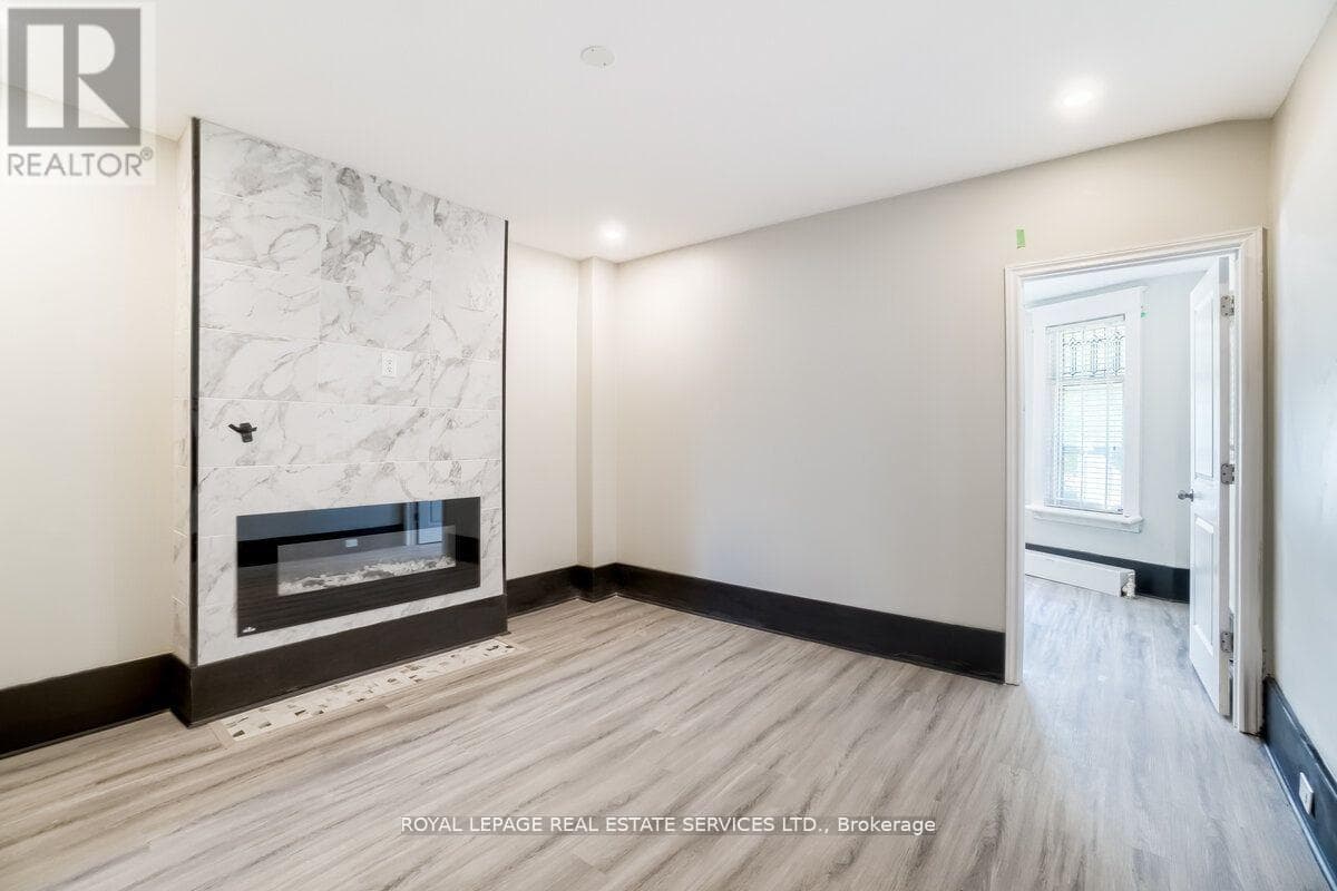 31 TYNDALL AVENUE photo 3