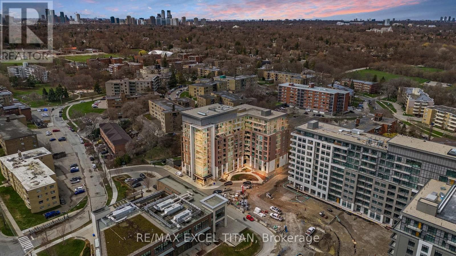 2 bed 1 bath single family at 205 - 25 NEIGHBOURHOOD LANE — $499,900