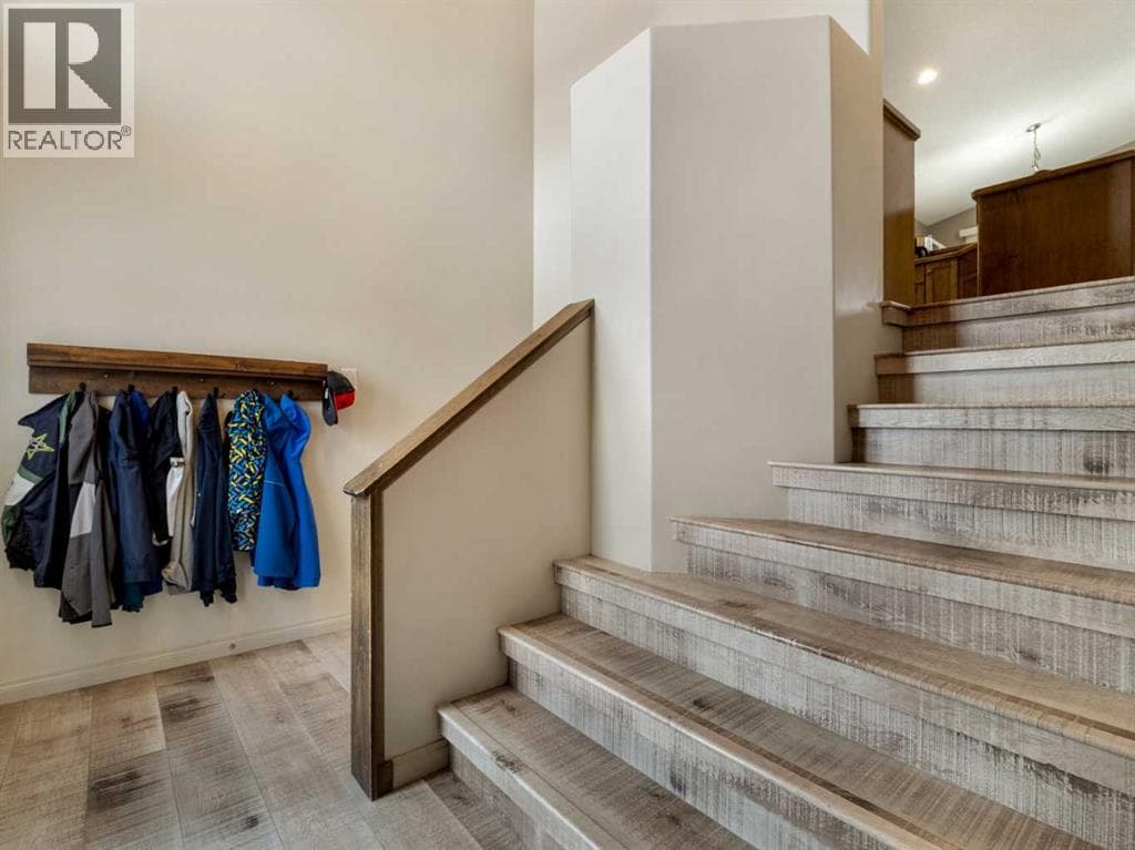 214 Firelight Crescent W photo 5