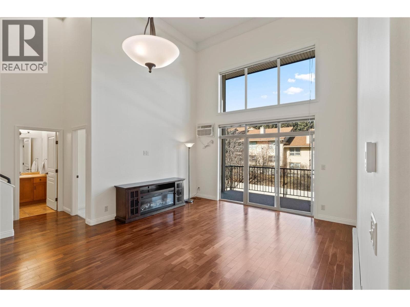 1390 HILLSIDE Drive Unit# 305 photo 5