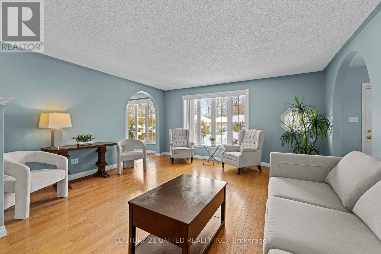 640 BREALEY DRIVE photo 3
